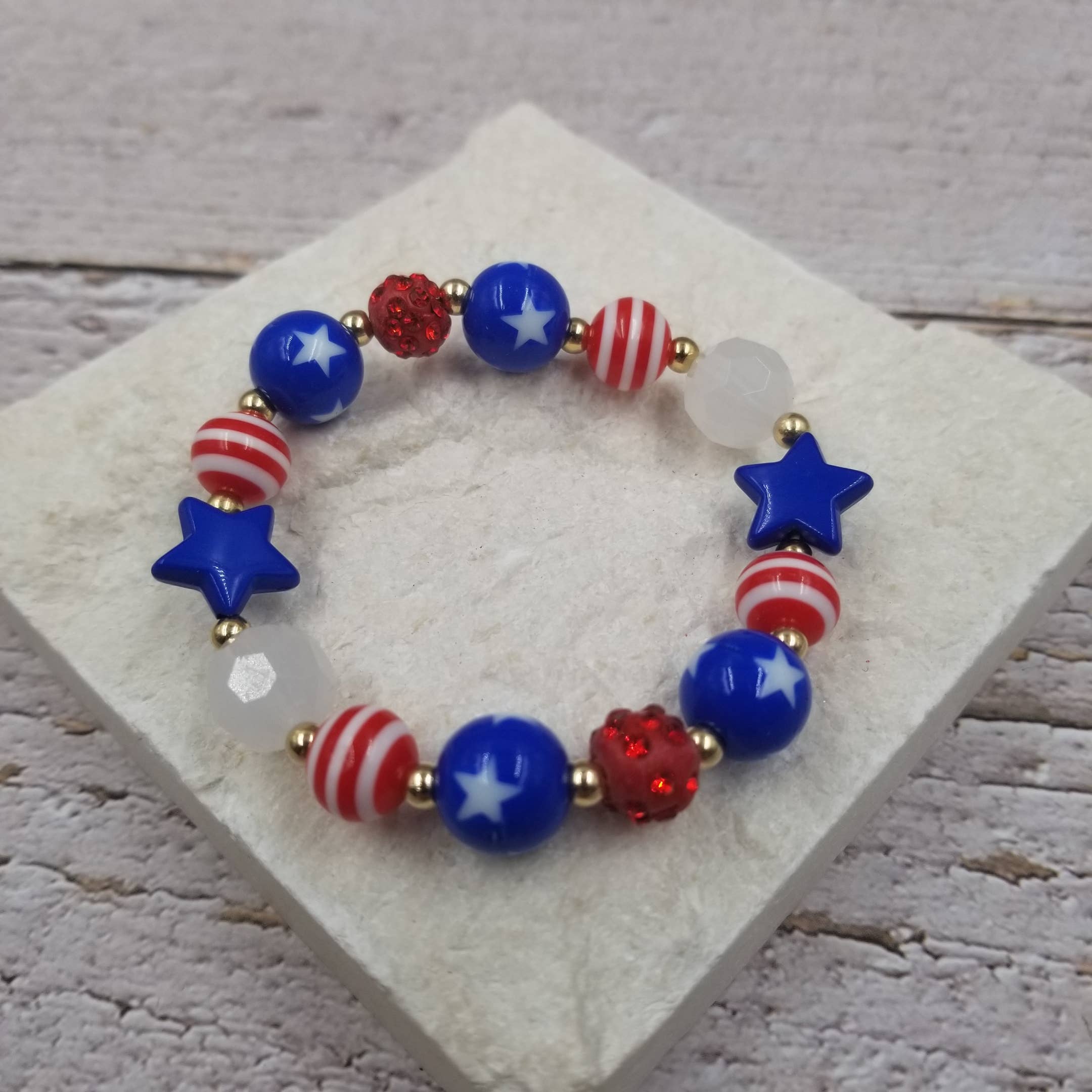 Treasure Wholesale - Wholesale Beaded Bracelet - 4th of July Bracelet Patriotic Stretch Bracelet0