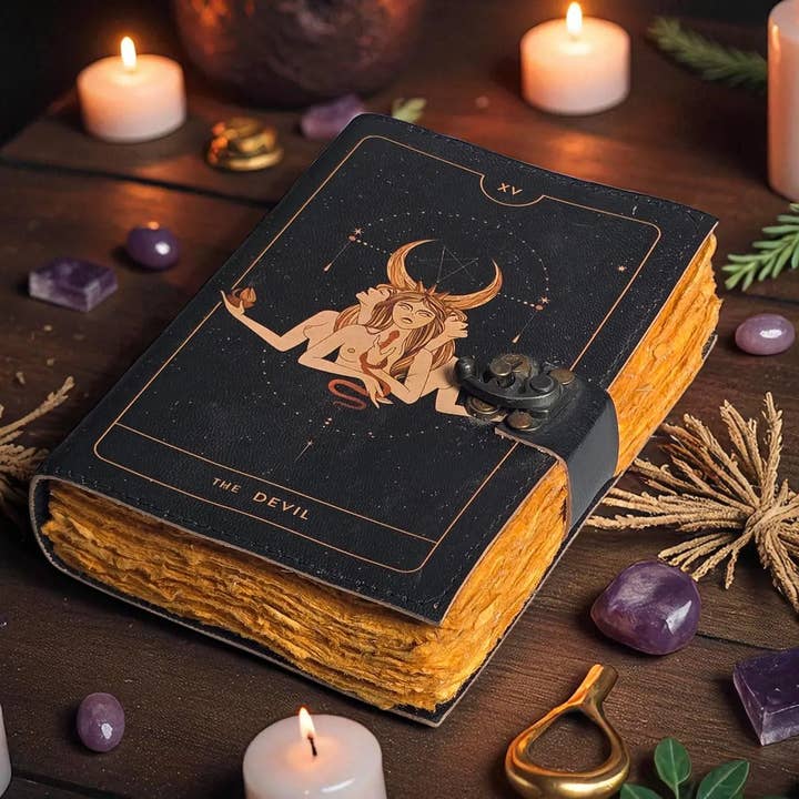 MNM HANDICRAFTS – Engroshandel Dagbog – Himmelsk Måne & Sol Læderjournal, Håndlavet Vintage Besværgelse1