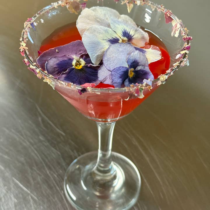 Freshly Preserved - Wholesale Cake/Cupcake Topper - Freeze-dried Edible Pansies2