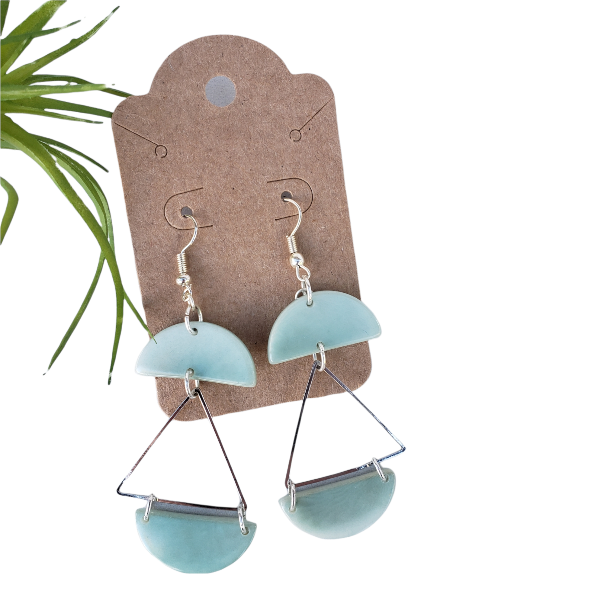 Organic jewelry by Allie – Engroshandel Hængeøreringe og creoløreringe – Tagua måner og sølv trekanter minimalistisk lange øreringe6