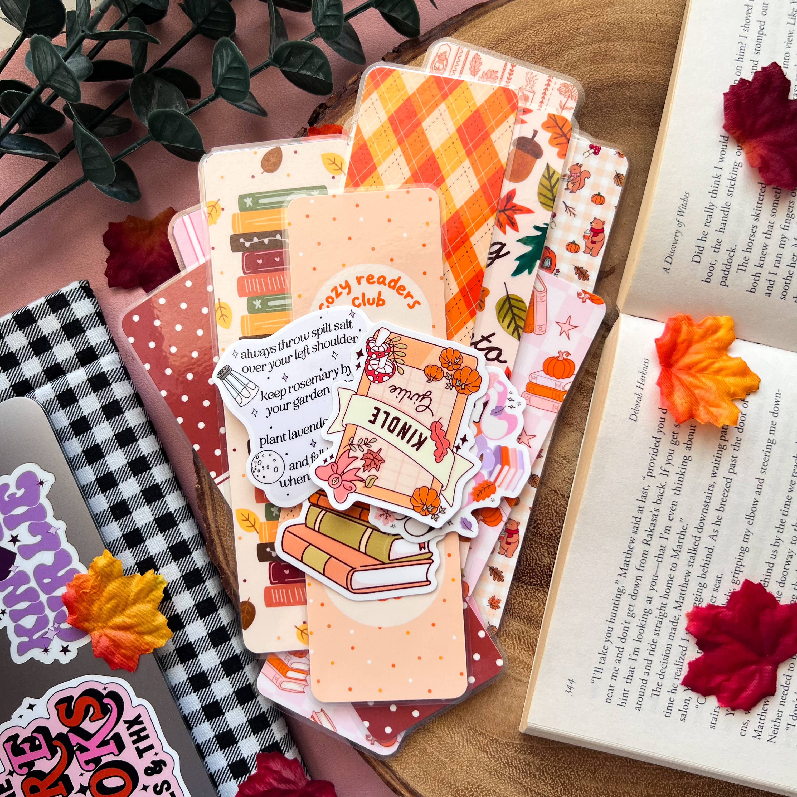 Cozy Reads Shop - Wholesale Bookmark - Fall Feels Bookmark4