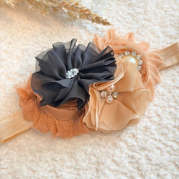 Bandeau en chiffon beige pour bébé, bandeau noir shabby chic pour la vente par Jazy and Eve