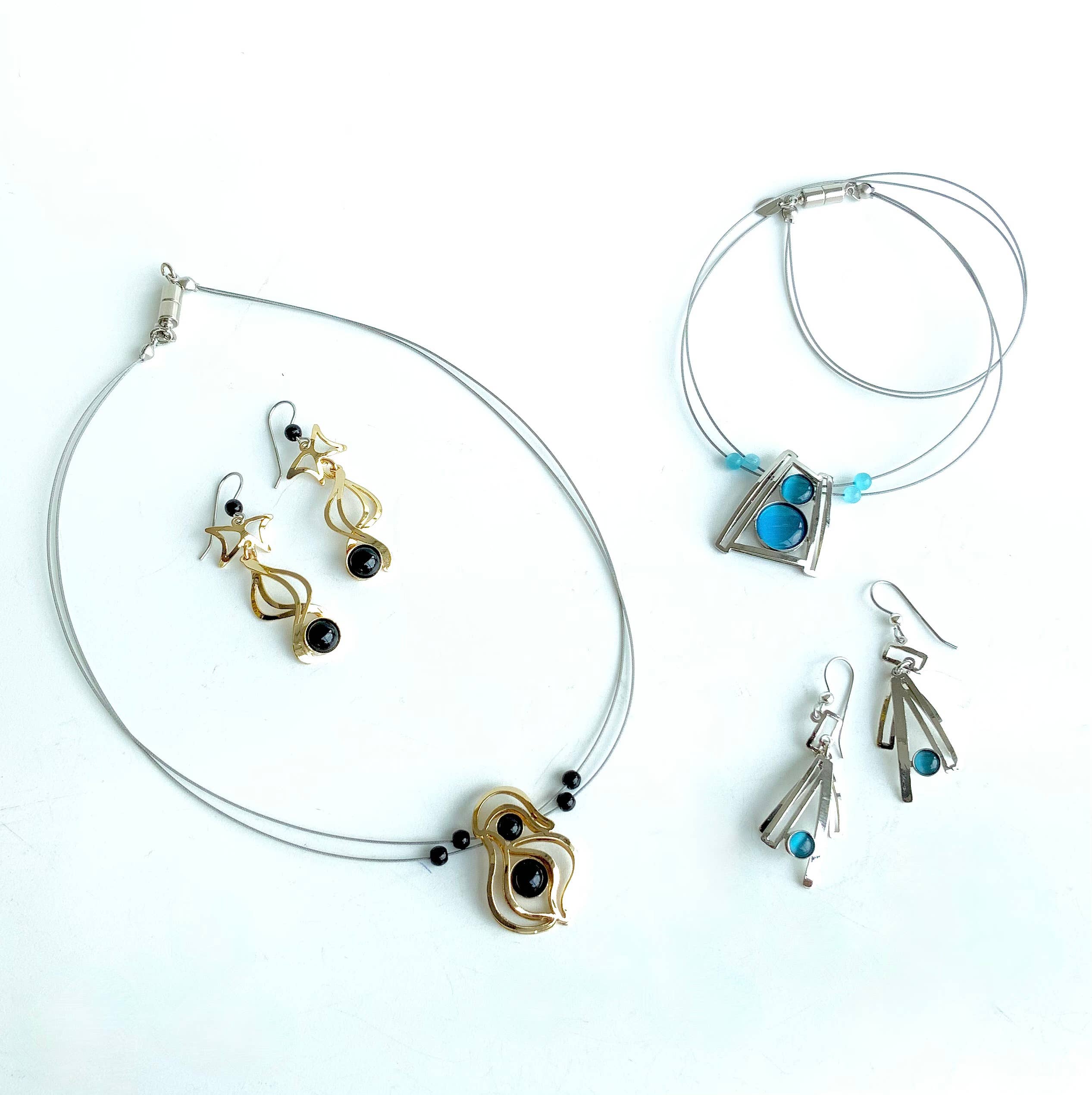 Christophe Poly / Crono Design - Vente Parures de bijoux - ENSEMBLES Préemballés (DFY1) - 6xColliers17'' & Ensembles d'Oreilles & Présentoirs Gratuits7