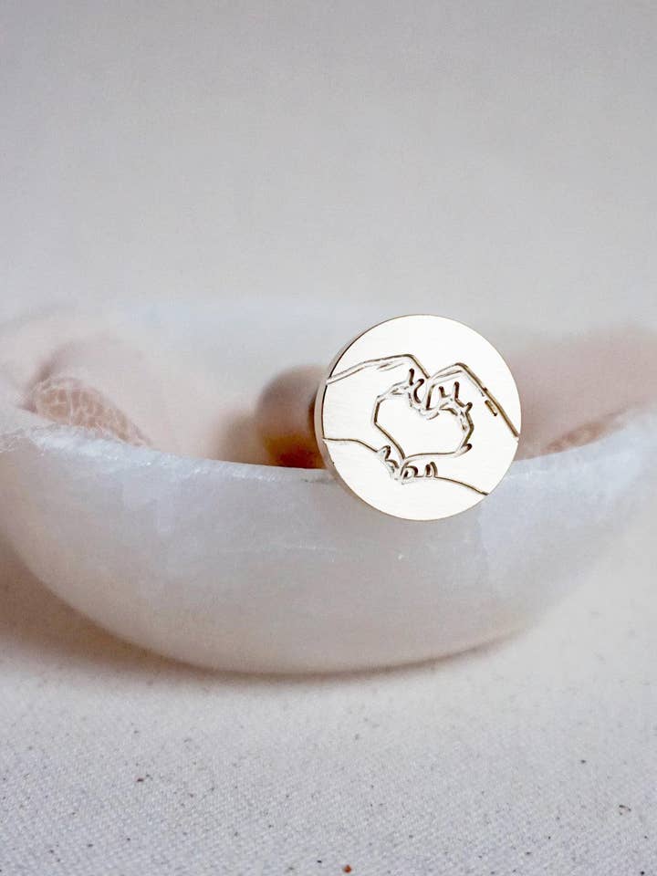 Tampon en cire Heart Hands pour la vente par Made of Honour Co.