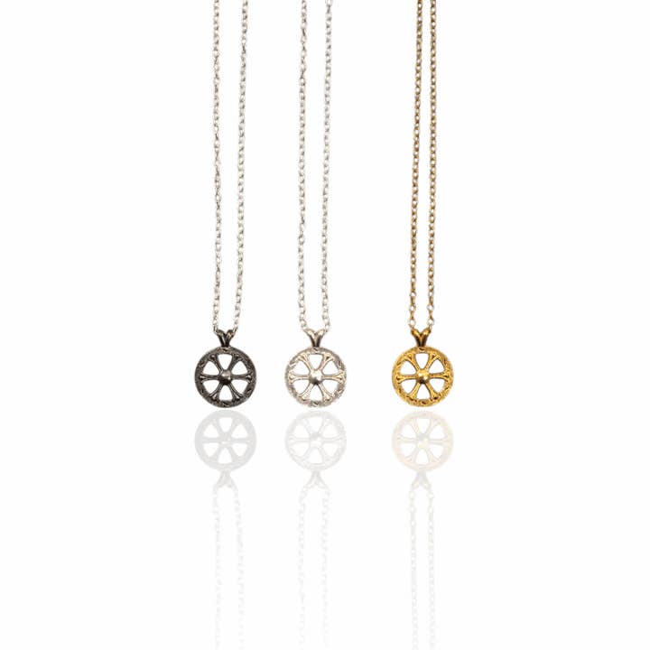 Montez l'Amulette de la Roue de la Fortune pour la vente par AthenArt