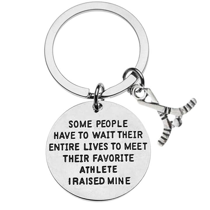 Portachiavi da hockey per mamma o papà: alcune persone devono aspettare tutta la vita per incontrare il loro giocatore preferito, io ho raccolto il mio per la vendita all'ingrosso da parte di Sportybella