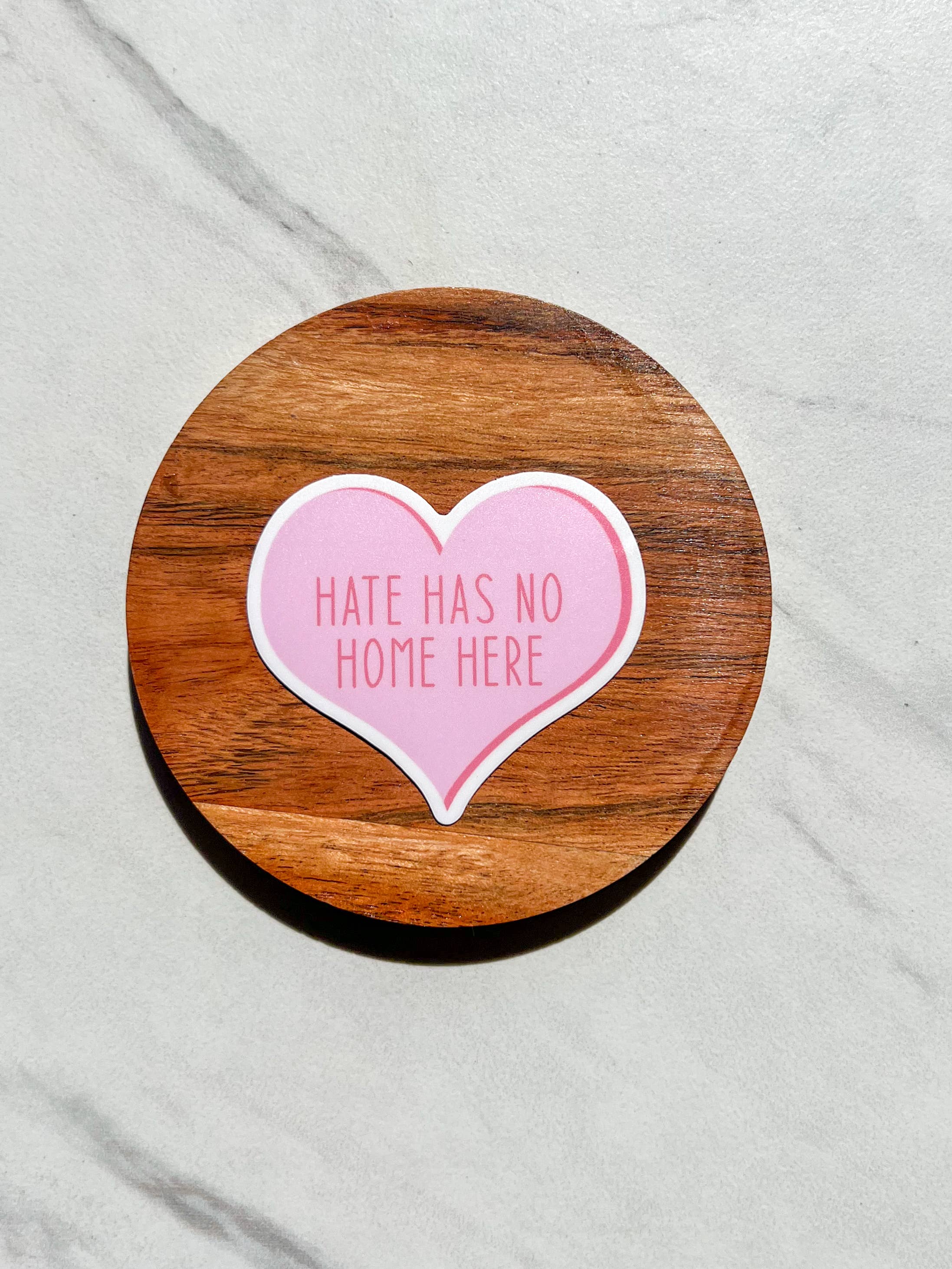 Uplifter Sticker – Engroshandel Klistermærke – Hate has no home here klistermærke2