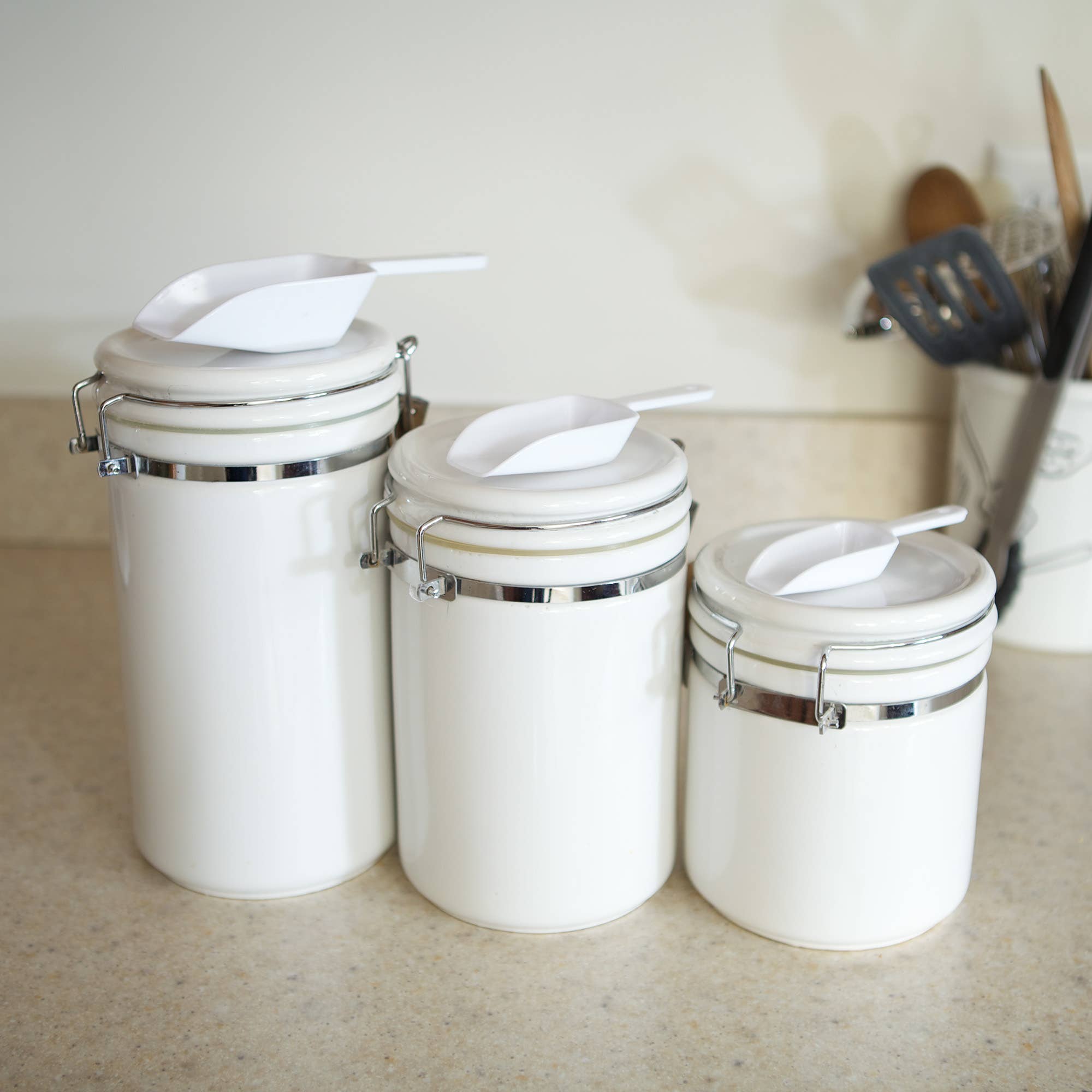 Fox Run Brands - Vente Cuillère doseuse - Ensemble de cuillères Fox Run, plastique, 3 pièces, blanc1