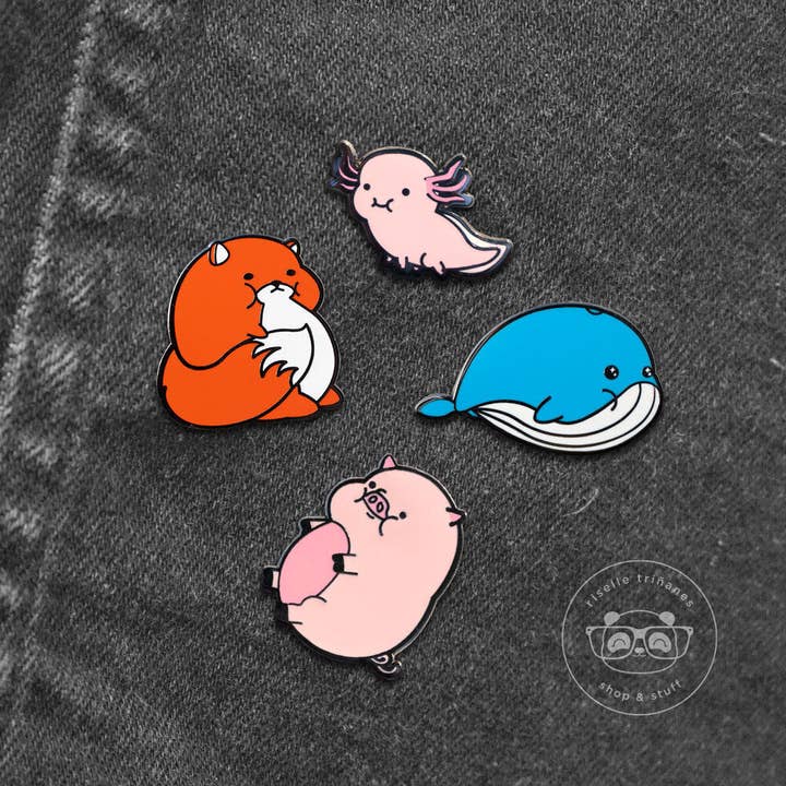 Hello Riselle | Art + Shop - Wholesale Lapel Pin/Button - Cheerful Axolotl Chubs Enamel Pin1