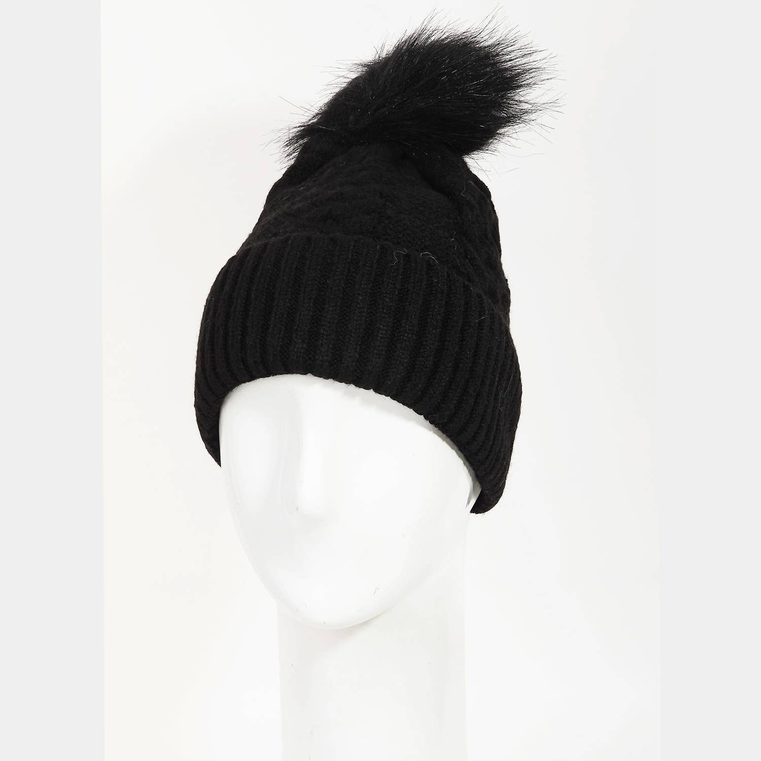 Collections by Fame Accessories – Engroshandel Beanie - Dame – Hæklet strik Pompom Beanie1