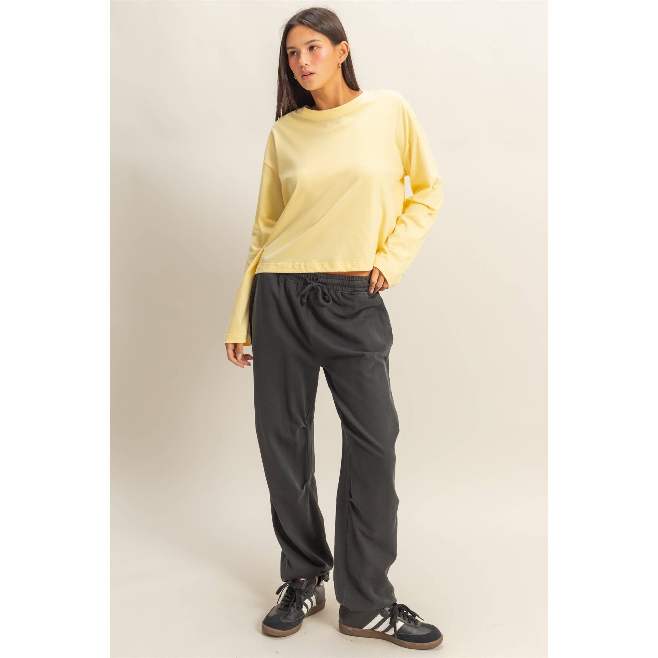 HYFVE - Venta al por mayor Pantalones de chándal/cómodos - Mujer - Pantalones de chándal plisados de cintura alta con cordón11