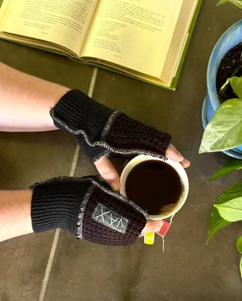 Jax Upcycled - Wholesale Gloves - Women's - Upcycled Unisex Fingerless Gloves Solid Black Color0