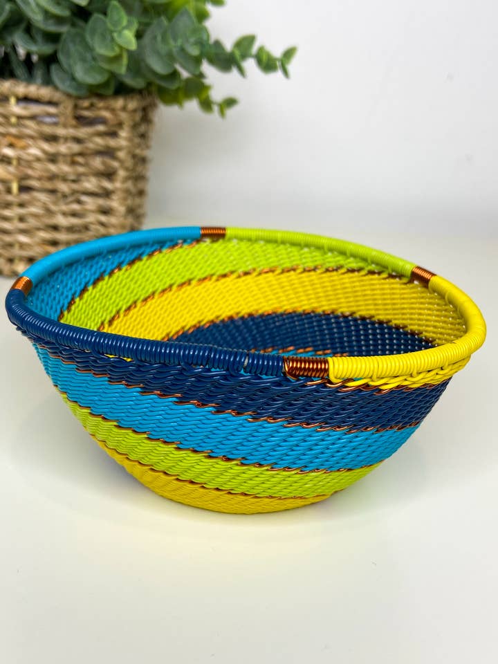 Petit bol Triangle Bleu Bohème pour la vente par Eve & Nico Gifts & Home Decor