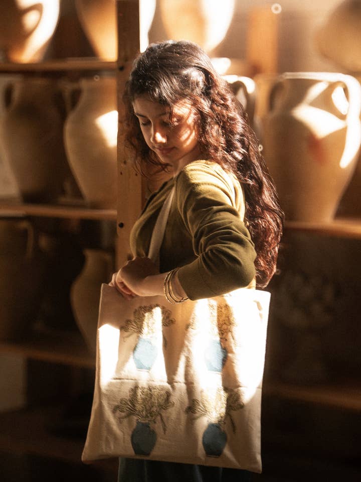 MONA FLOWERS - SACS TOTE pour la vente par A RIVER