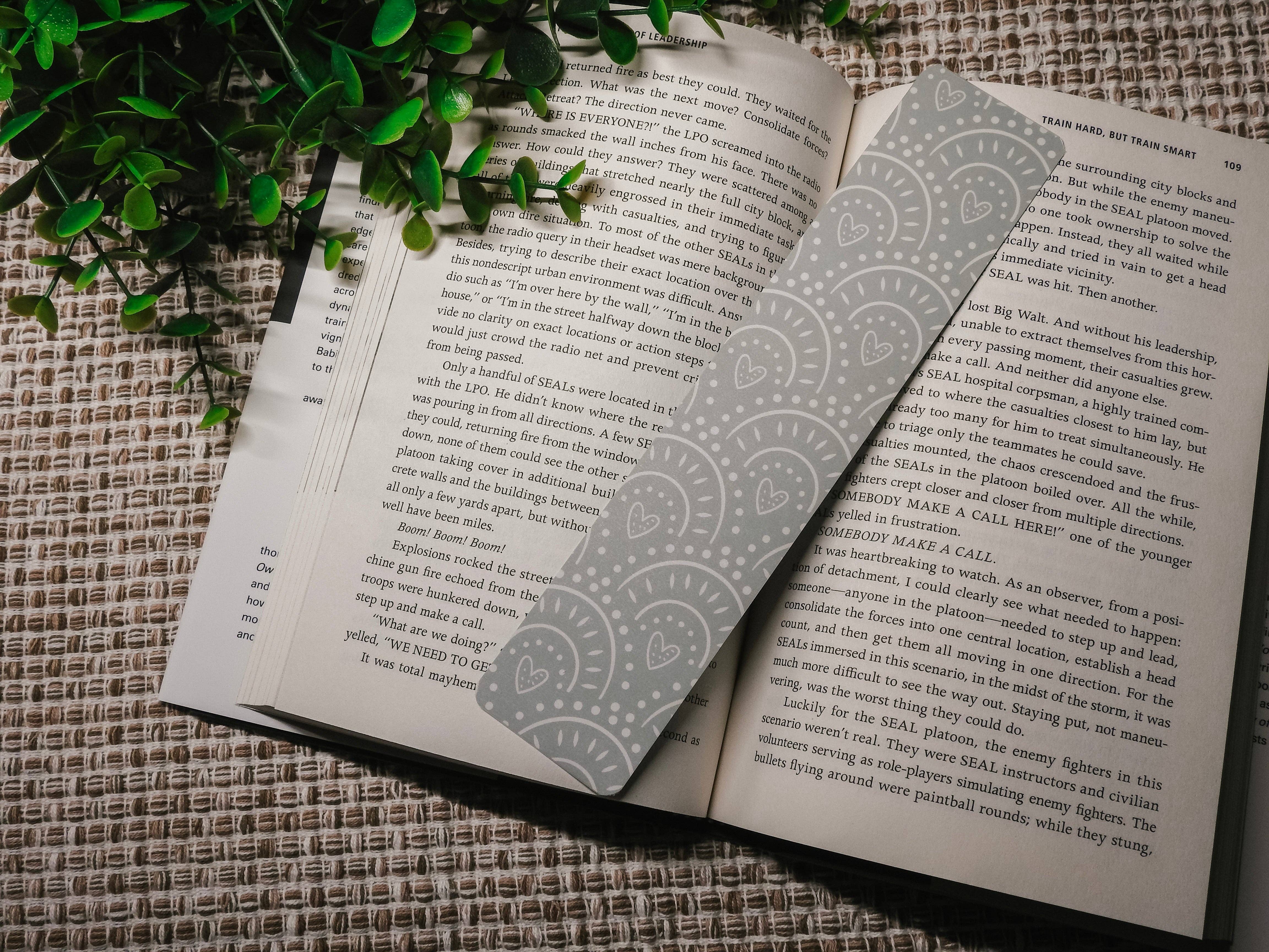 SKS Design Studio - Vendita all'ingrosso Segnalibro - Arcobaleni a forma di cuore | Segnalibri Boho2