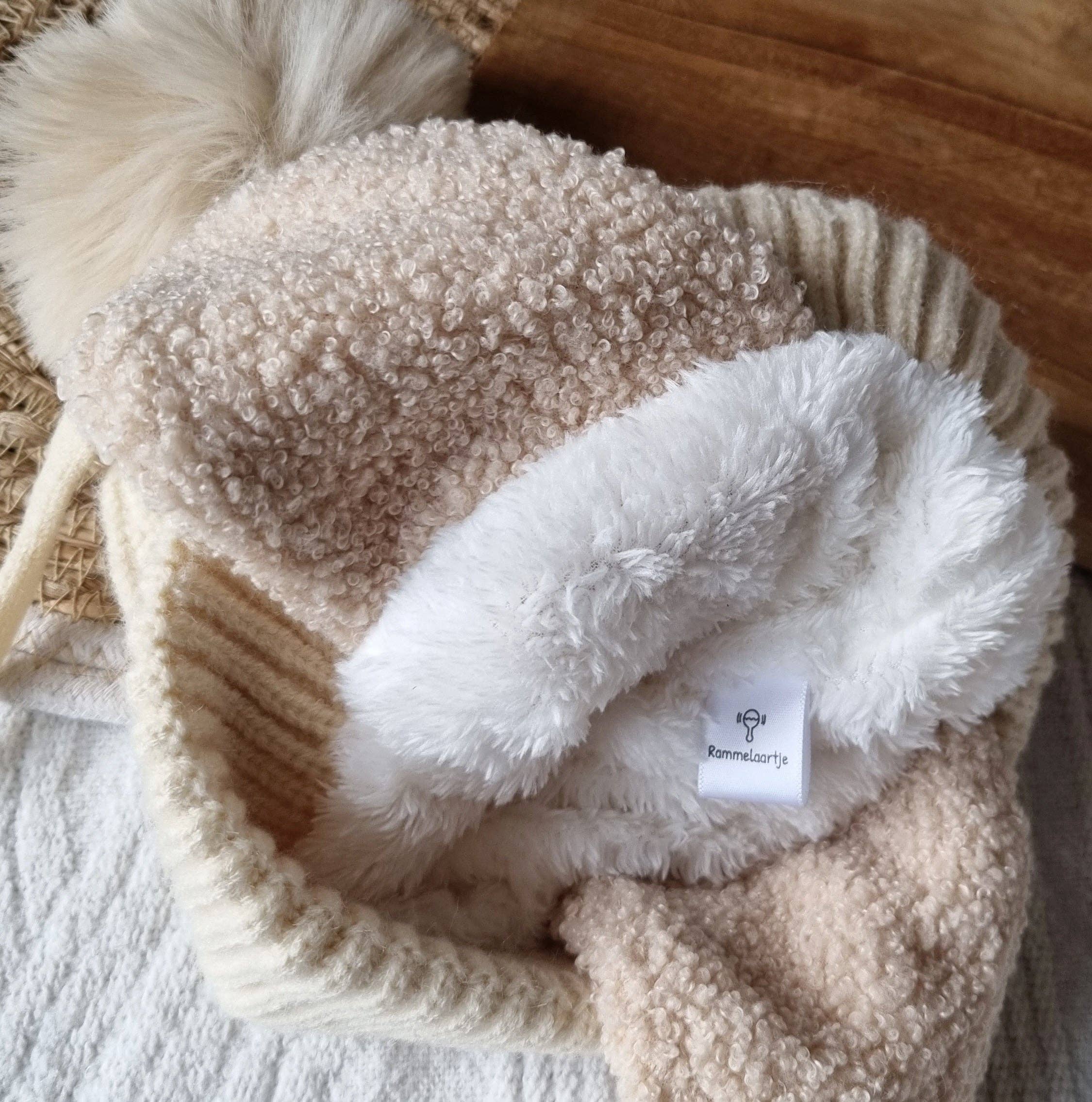 Rammelaartje - Wholesale Newborn/Knit Hat - Baby - Winter Bestseller Winter hat for babies with earmuffs and pompom - Beige2