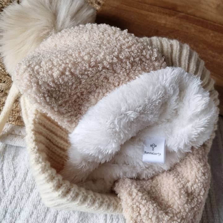 Rammelaartje - Wholesale Newborn/Knit Hat - Baby - Winter Bestseller Winter hat for babies with earmuffs and pompom - Beige2
