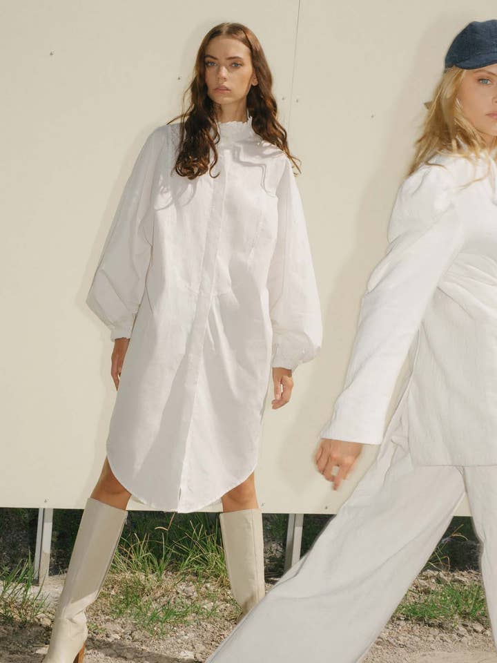 Den Tuxedo Lang Skjort/Kjole - Off White for engroshandel hos State of Georgia