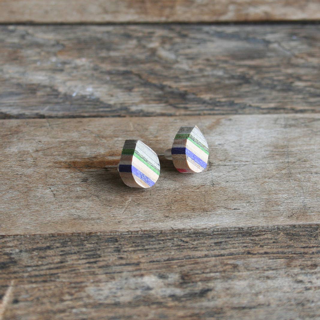 SKRP - Wholesale Knopjes/oorstekers - Oorbellen met druppelvormige studs van gerecycled skateboard