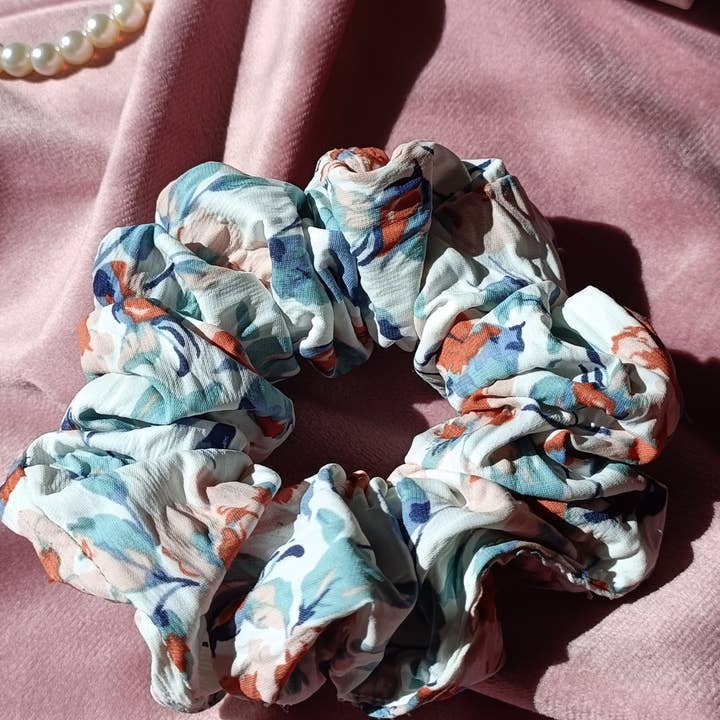 Elves and Fairies – wholesale Scrunchie - Women’s – Wrinkled floral scrunchie