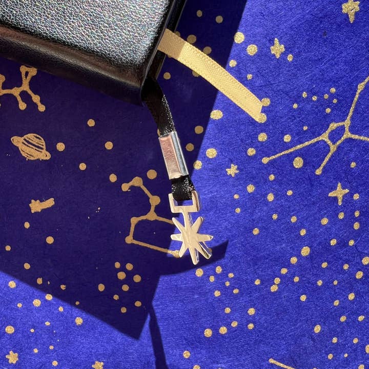 Odyssey Notebooks – Diário por atacado – JORNAL DE PAPEL PREMIUM A5 160GSM - A LUA - CALIGRAFIA ODISSÉIA X COOPER4