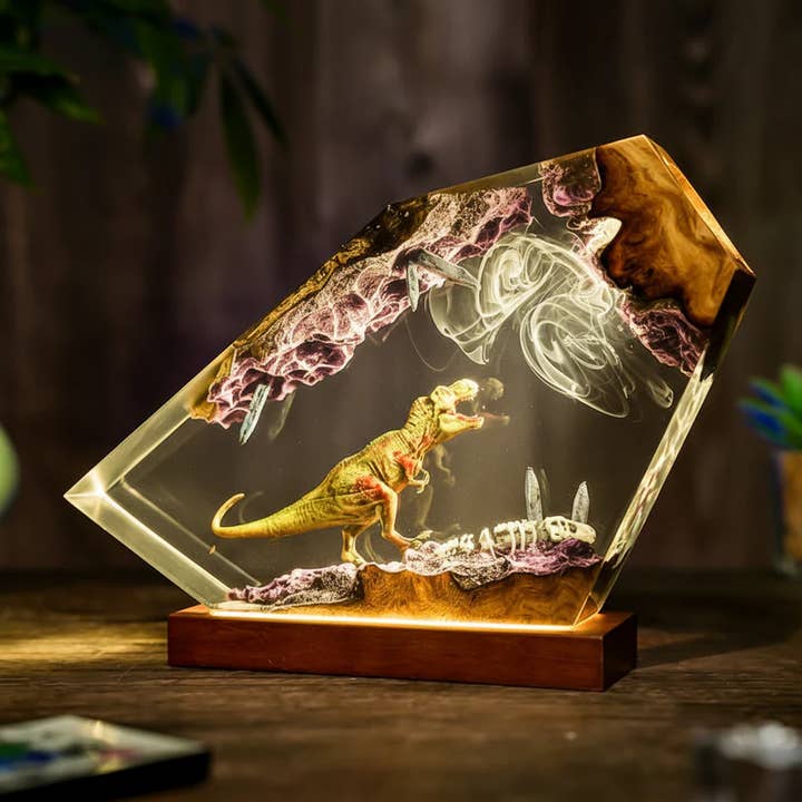 Epoxy Skrivebordslampe T-rex Dinosaur Harpiks Natlys Dekoration for engroshandel hos Merchemy