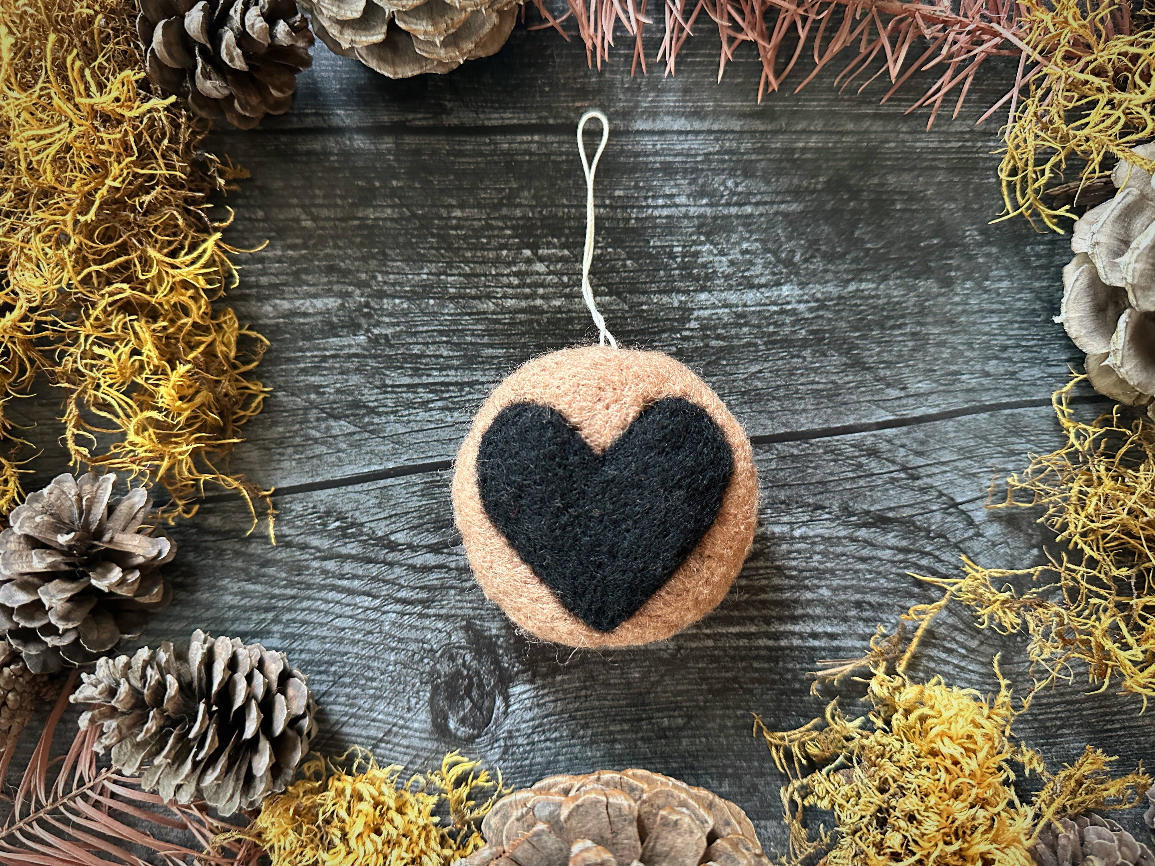 House of Moss - Vendita all'ingrosso Decorazione - Ornamento Rotondo Decorato | Lana Infeltrita | 15 Varianti di Colore8