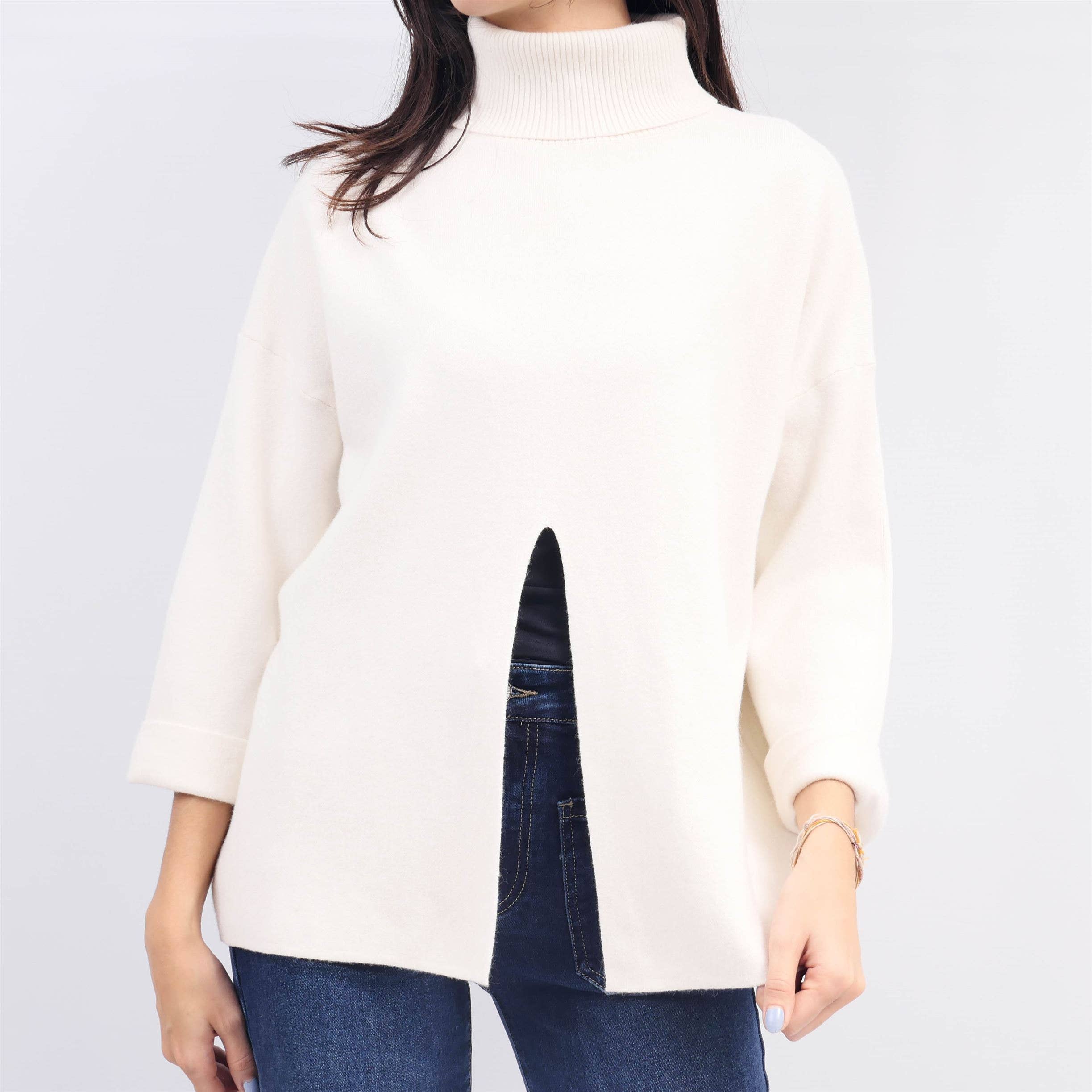 Cecile Wang - Wholesale Knit Sweater - Women's - Turtleneck sweater with slit at the bottom front HY108673