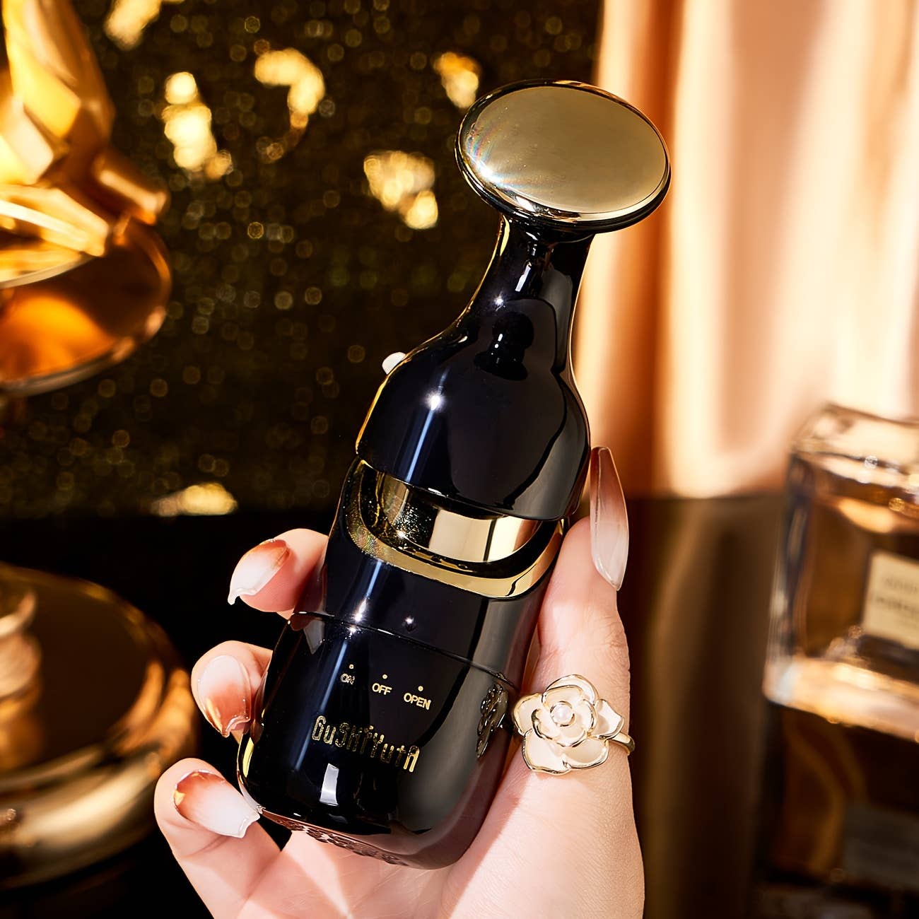 Shop Celino - Wholesale Elektronisch huidverzorgingsapparaat - 3-in-1 Gezichtsmassager en Huidverzorgingsapparaat voor Schoonheid1