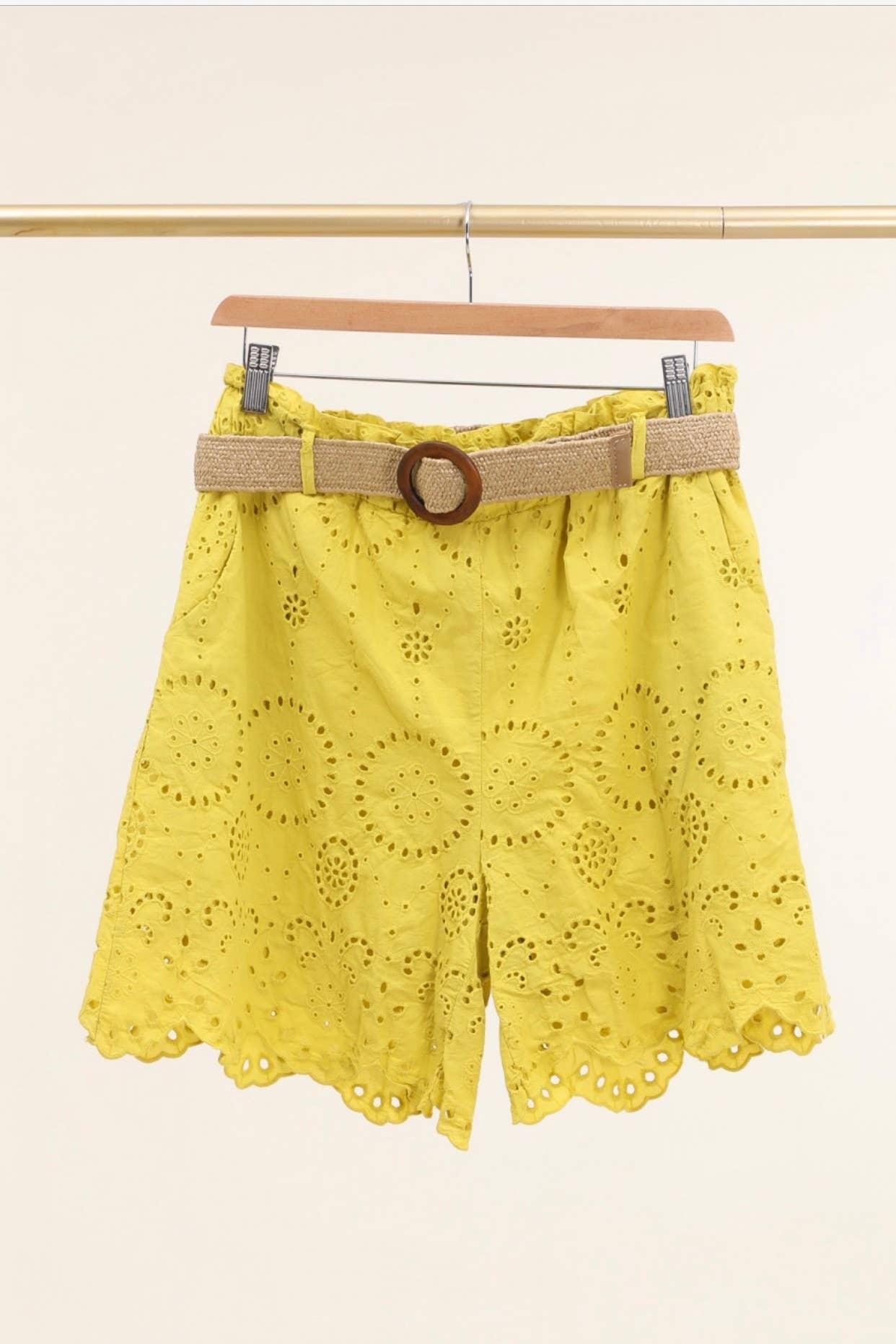 LÉA & LUC - Wholesale Shorts - Women's - Broderie anglaise shorts in 100% cotton REF. 250211