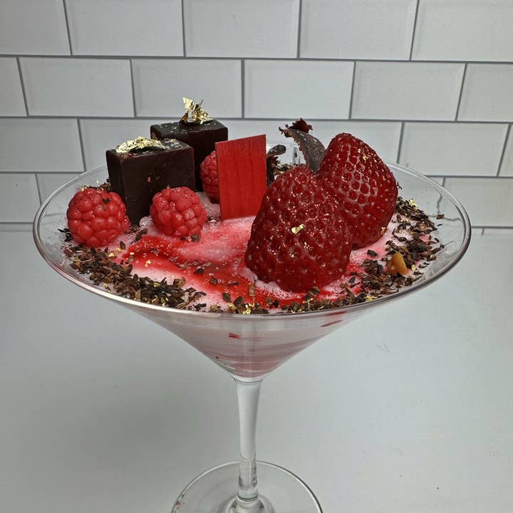Soy candle strawberry raspberry chocolate martini for wholesale by Honeycat Cosmetics