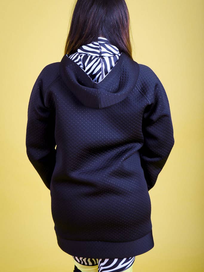 Sweat à capuche long néoprène « Zebra » Femme pour la vente par Alon Clothing