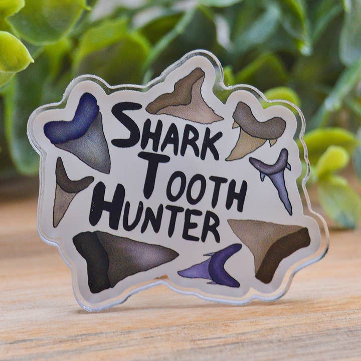 Broche en acrylique Shark Tooth Hunter pour la vente par Crafted by Chris Co.
