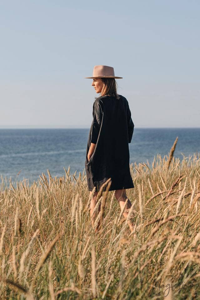 Zwart Linnen jurk met ontspannen pasvorm Aruba in zwart voor groothandel op Faire1