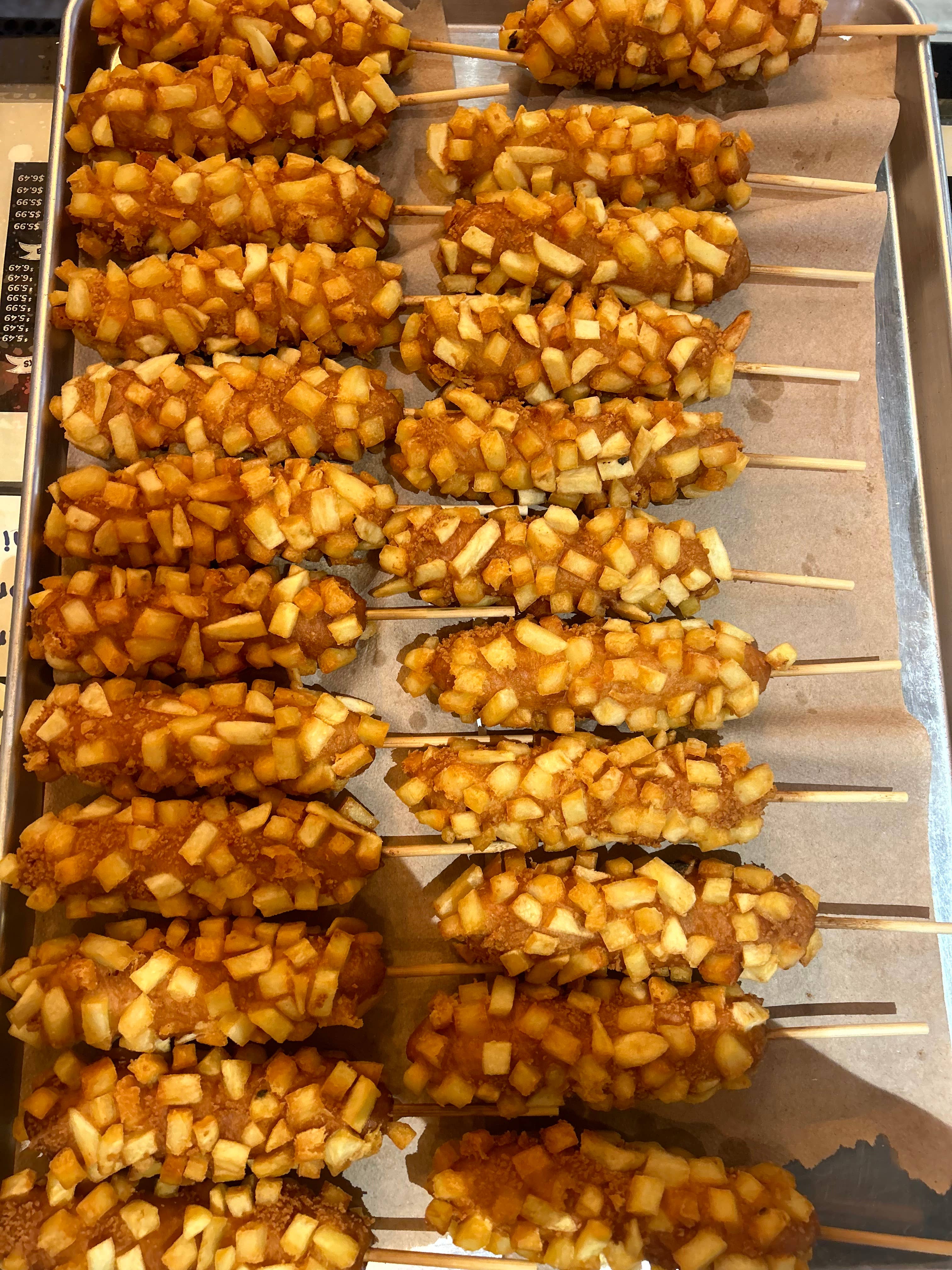 THANK YOU DONUTS & CORN DOGS – Engroshandel Puffed snacks – Potato Topping Mozzarella Cheese Corn Dog - Bulk (50 stk.)1