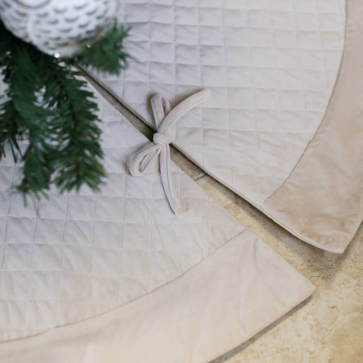 The Royal Standard - Wholesale Tree Skirt - Quilted Tree Skirt Cream 48x48