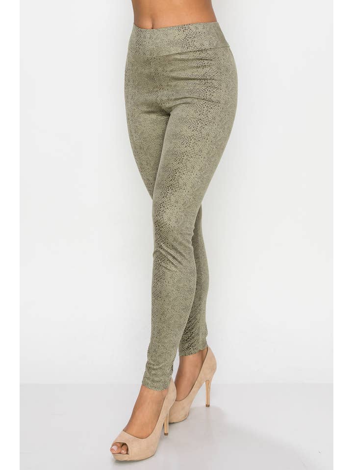 CC Wholesale Clothing – Conjunto de top e calça (roupa NÃO Casual) - Mulher por atacado – Conjunto de leggings e top estampado de cobra em relevo5