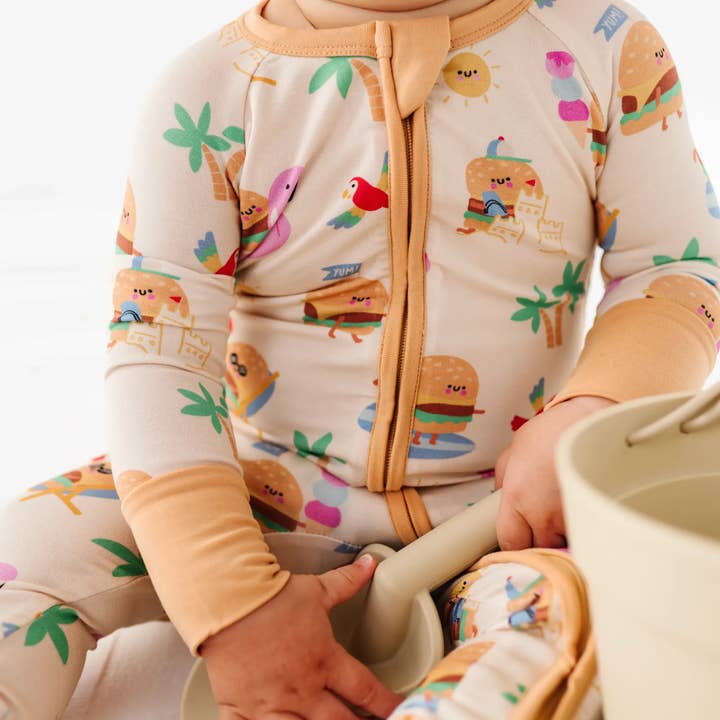 Kiki + Lulu – wholesale Byxdress - Baby – Cheeseburger i Paradiset Konvertibla Fotplagg
