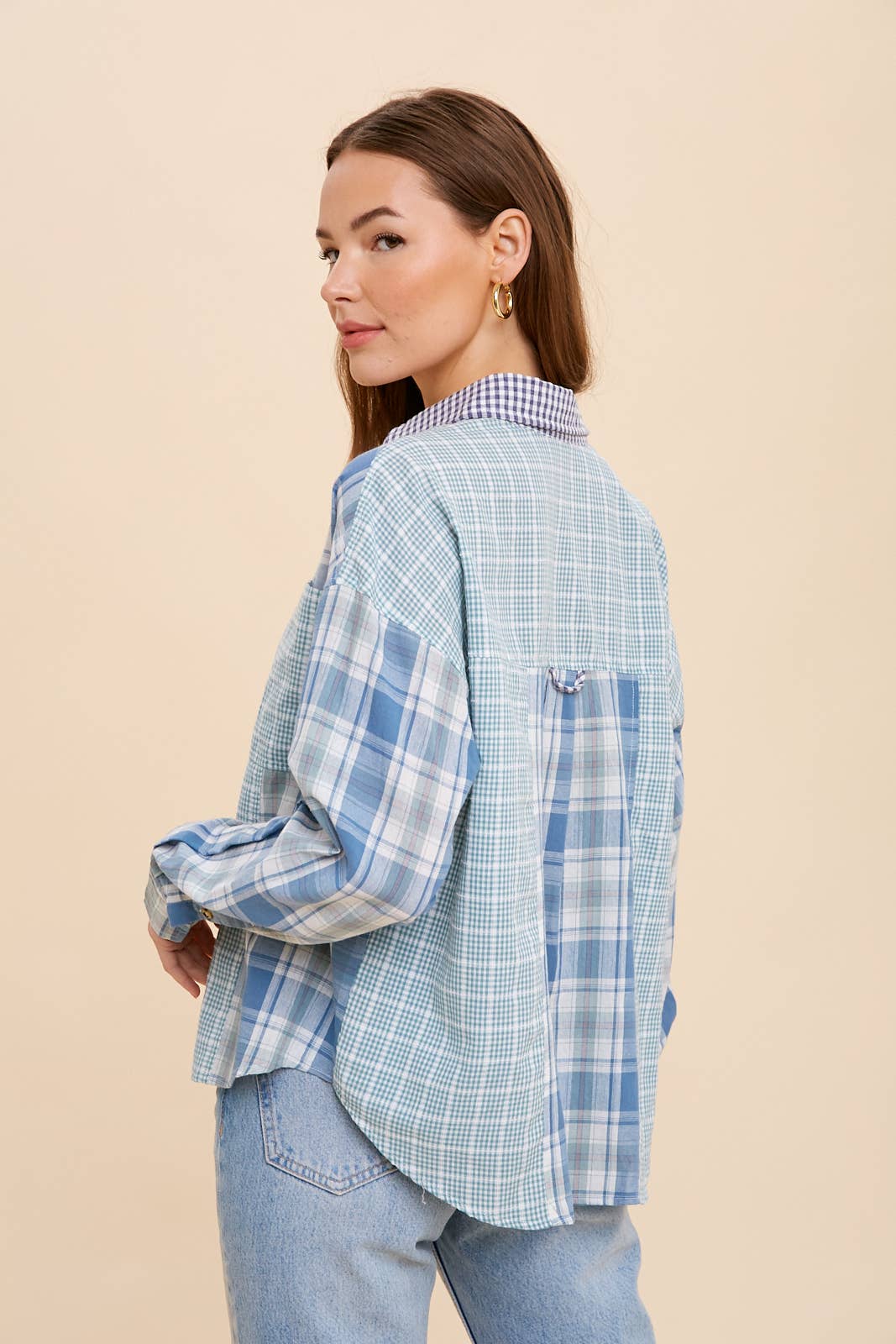 MULTI BLÅ TERNET MULTI PANEL KONTRASTTERNET SKJORTE MED KNAPPER NED for engroshandel på Faire5