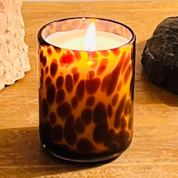 Nr. 1: Boterbloem Weide Kaars - Elegantie Collectie voor wholesale door Quintessentially English