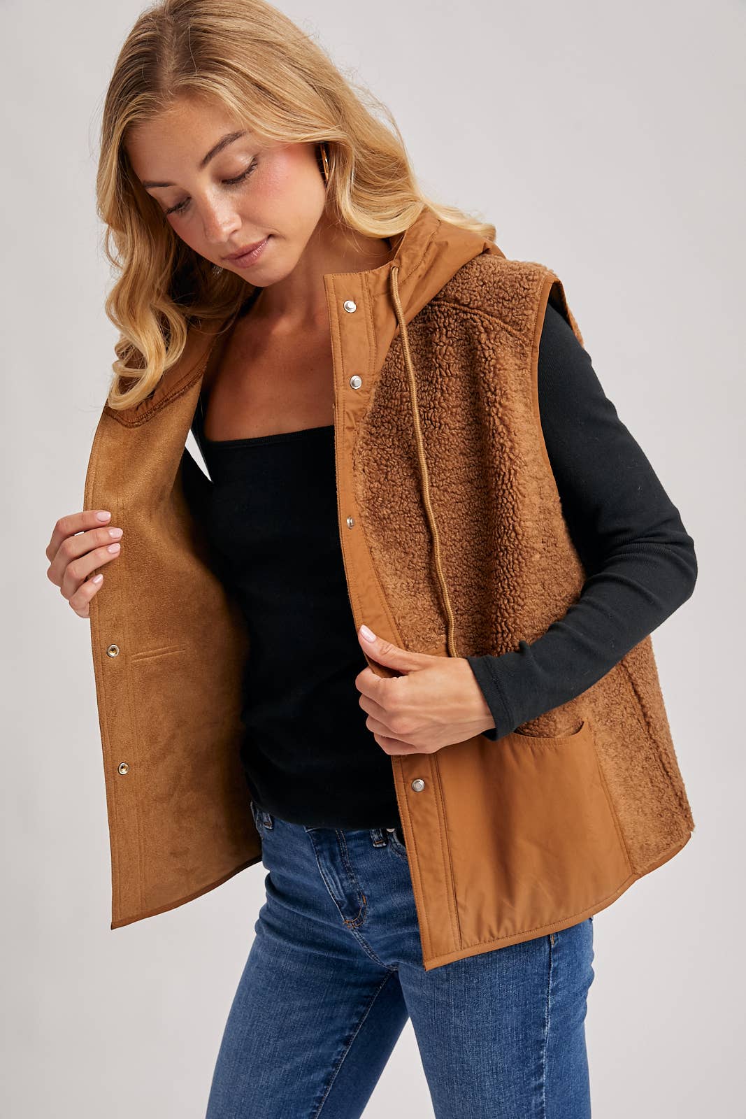 Bluivy - Wholesale Outerwear Vest - Women's - SHERPA FLEECE HOODED VEST WITH FAUX SUEDE INNER21