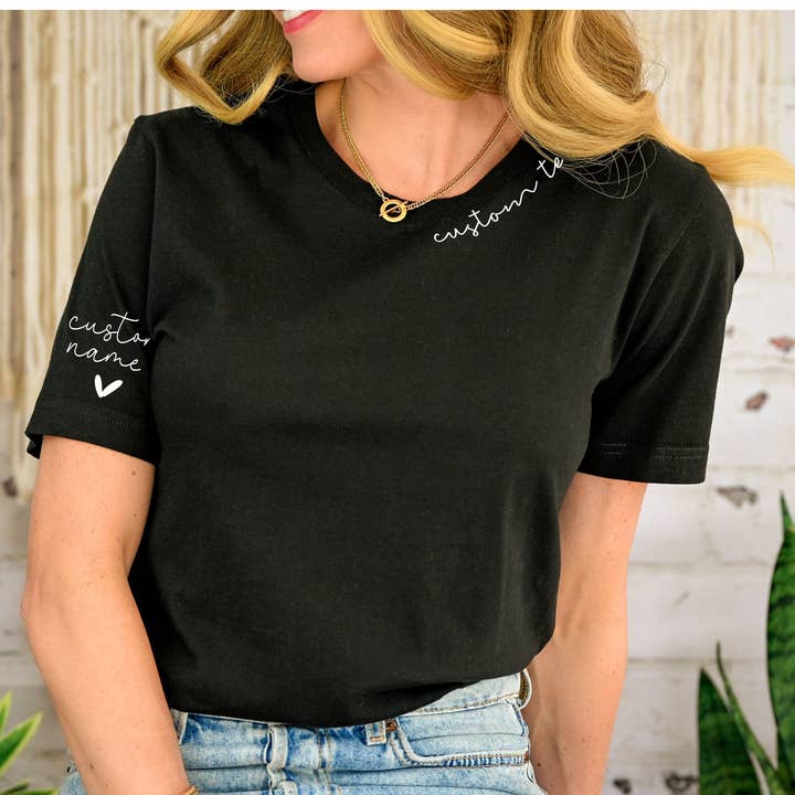 Aangepaste tekst op de hals en namen op het shirt met mouwen voor wholesale door Tee Story