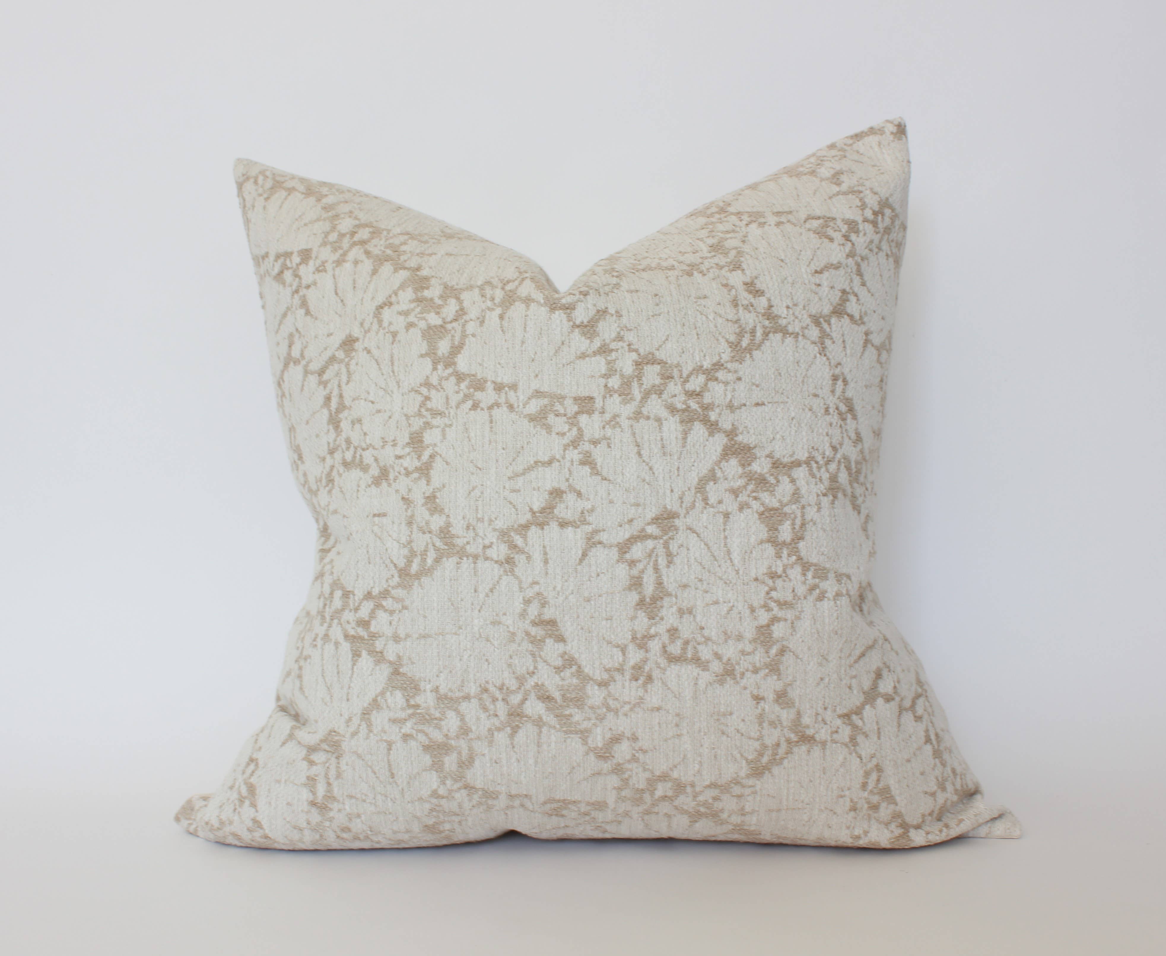Textileish - Wholesale Throw Pillow Cover - Cream Floral Lumbar Pillow Cover, Ivory Pillow | Evielle 10
