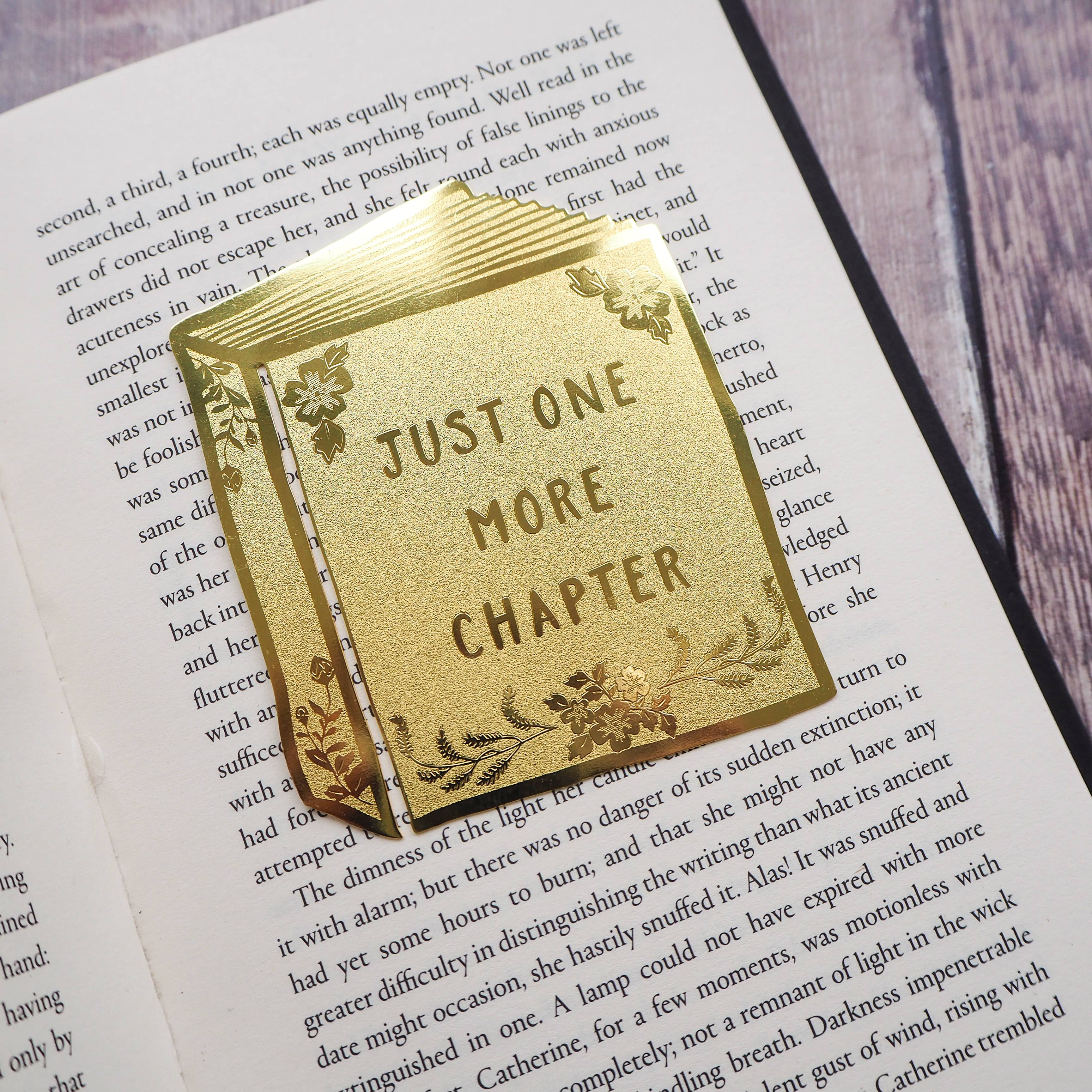 LiteraryEmporium - Vente Marque-page - Marque-page en laiton « Just One More Chapter »5