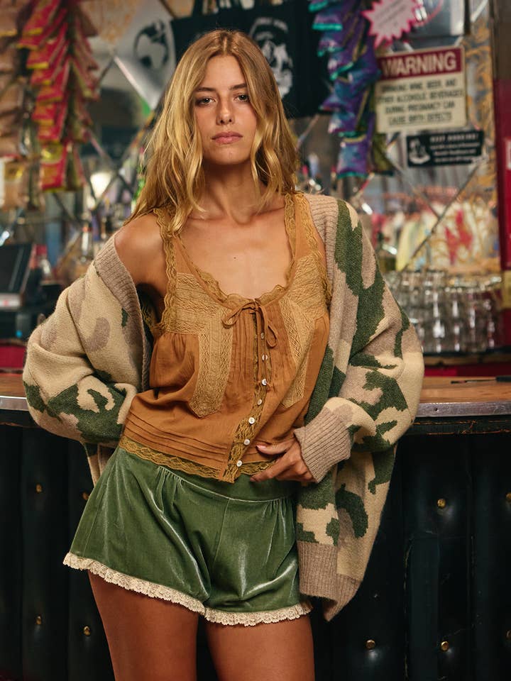 BUCKETLIST - Wholesale Tank top – Women′s - IT2442 Bow Tie Front Lace Trimmed Tank Top13