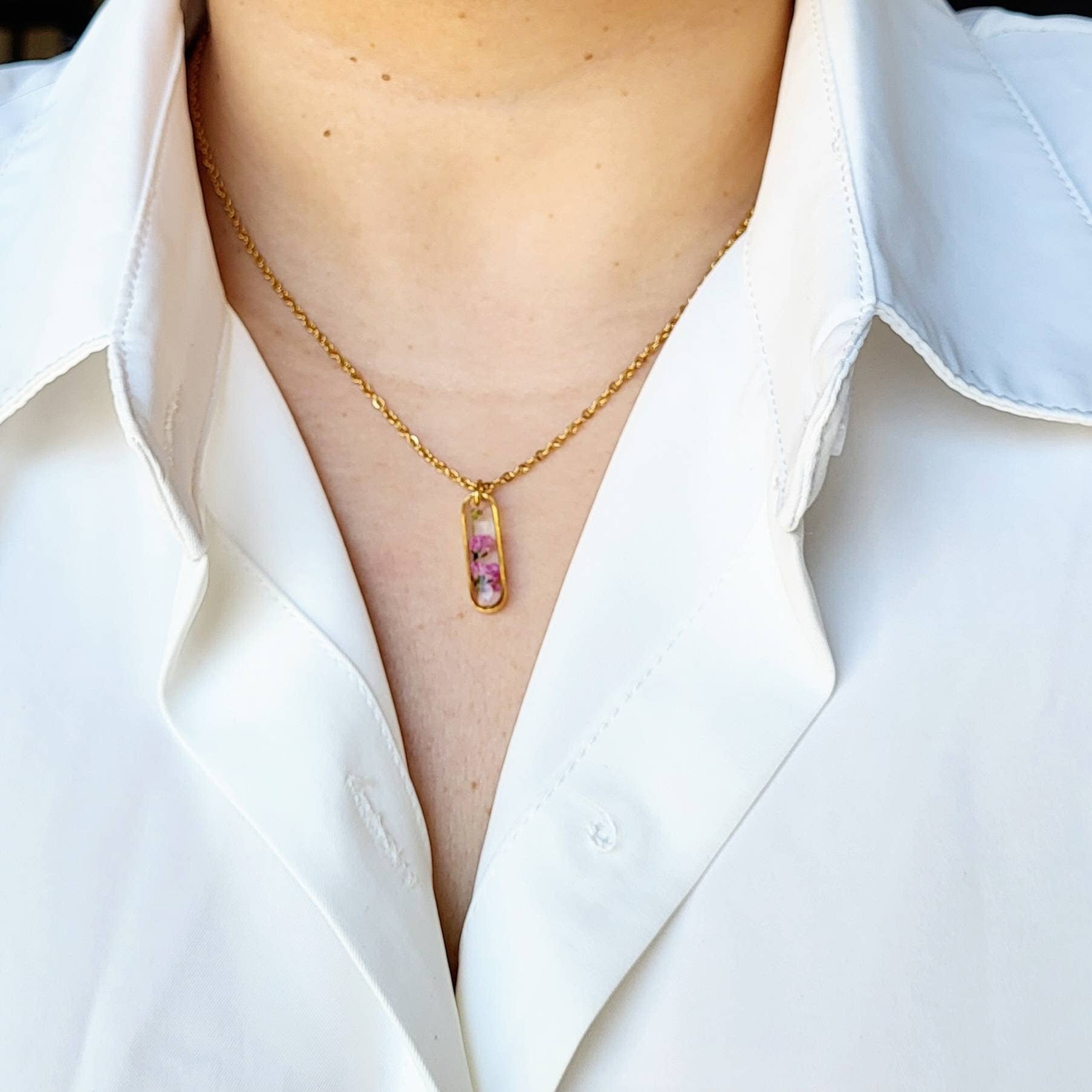 Rhodonco - Venta al por mayor Collares con colgantes/abalorios - Collar con cápsula de flor de nacimiento1