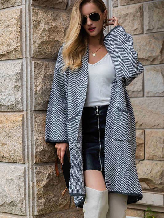 Cardigan con motivo a spina di pesce francese blu marino con tasche per la vendita all'ingrosso da parte di Hope Horizon LLC