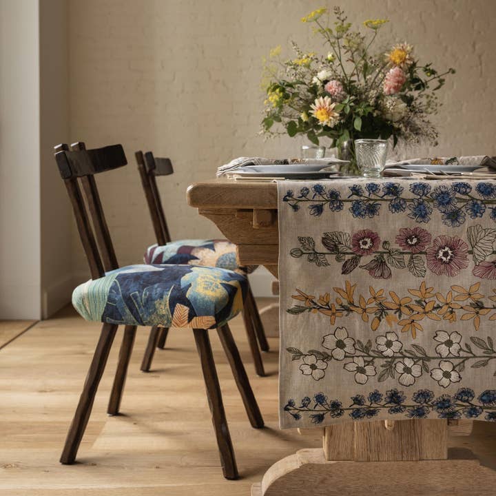 Coral & Tusk - Wholesale Table Runner - Spring Stems Table Runner4