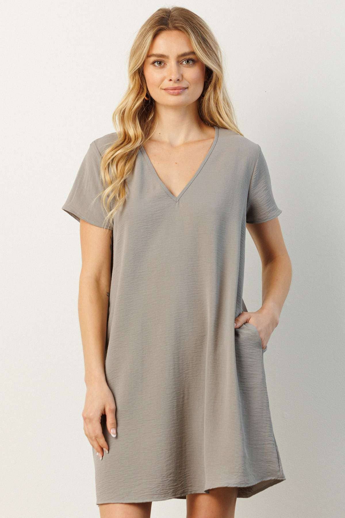 mittoshop - Wholesale Jurk - Dames - AIRFLOW SHIFTJURK MET V-HALS EN KORTE MOUWEN21