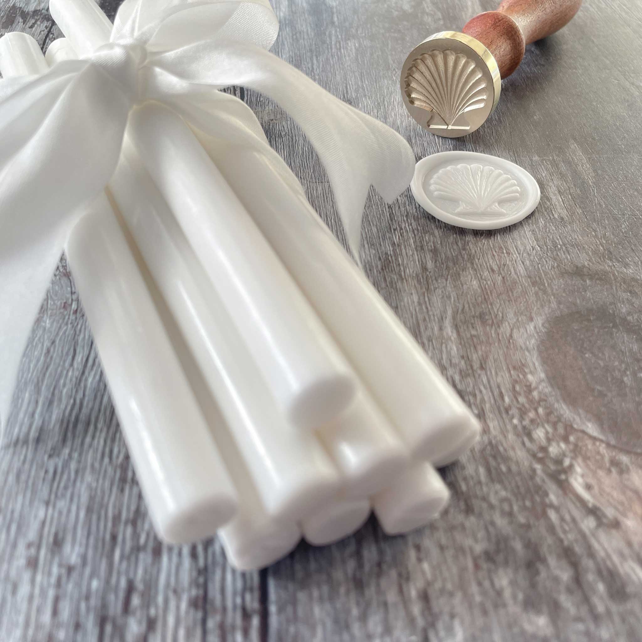 The Natural Paper Company - Wholesale Sealing Wax - White Sealing Wax Sticks | 11mm Plastic Free Sealing Wax3